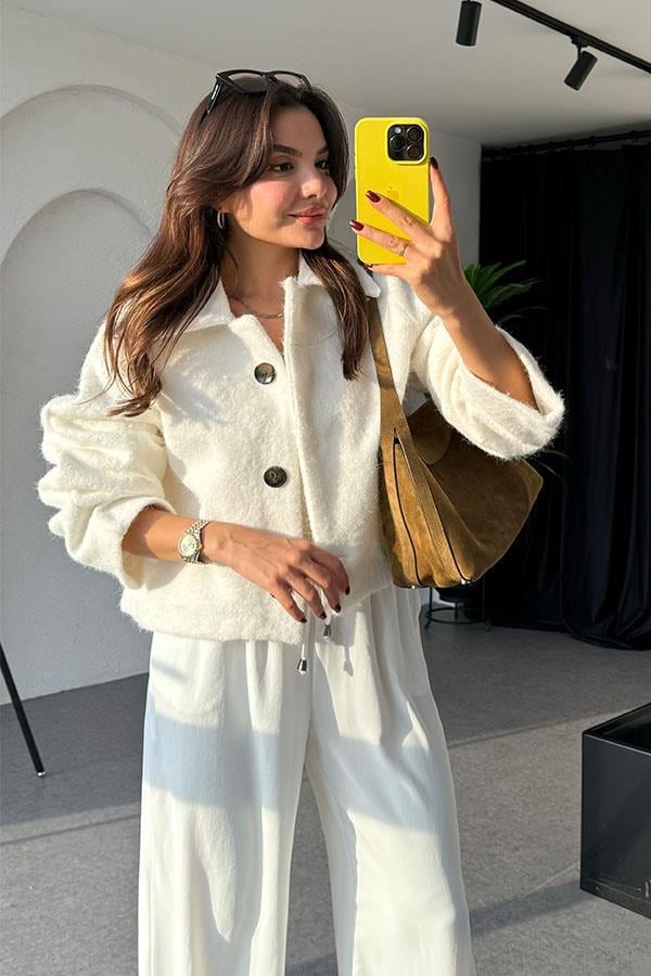 Carmela Beyaz Kırçıllı Kısa Kaban