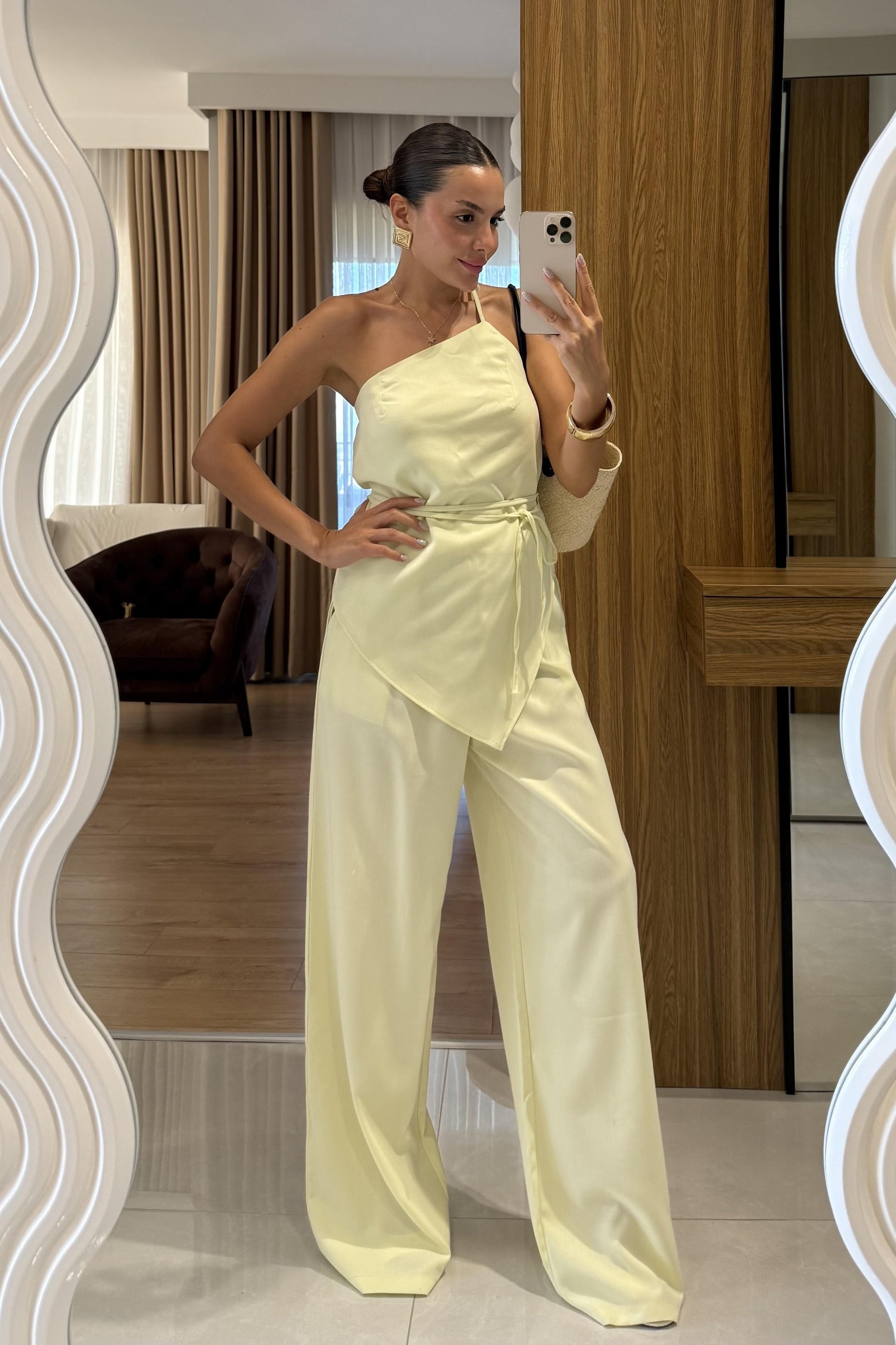 Casandra Sarı Tek Omuz Askılı Straplez Bluz Takım