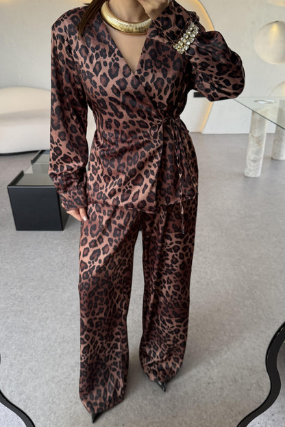 Castro Kahve Saten Leopar Takım