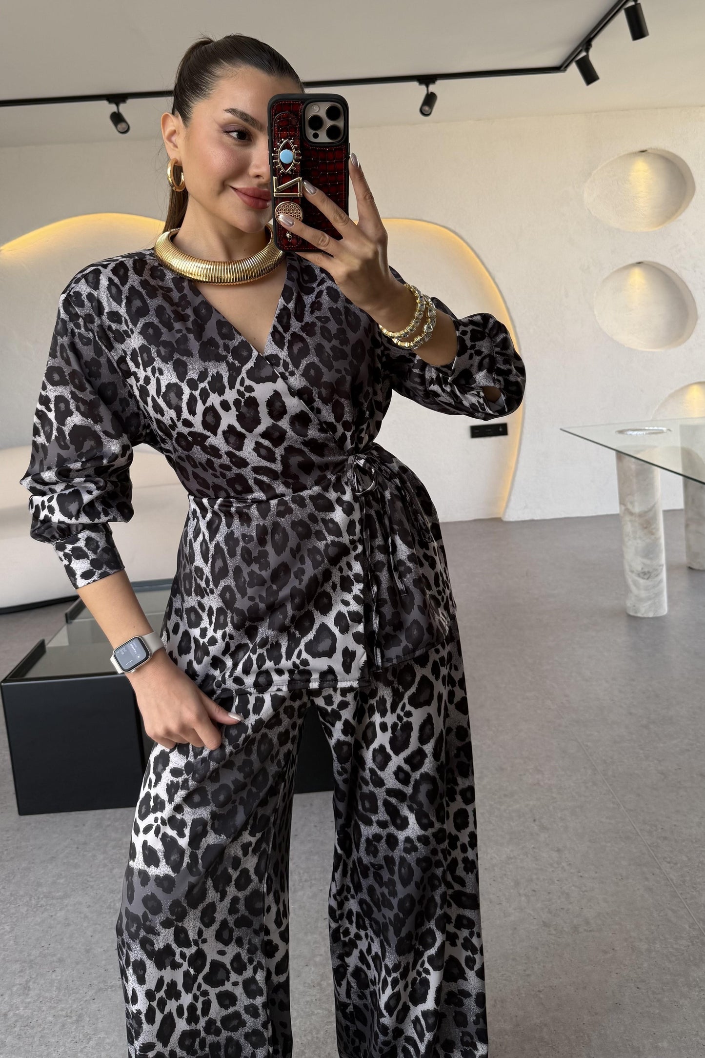 Castro Siyah Saten Leopar Takım