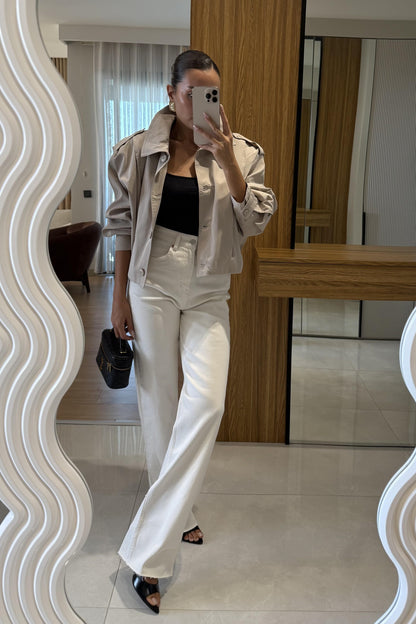 Clara Taş Pile Detaylı Kısa Ceket