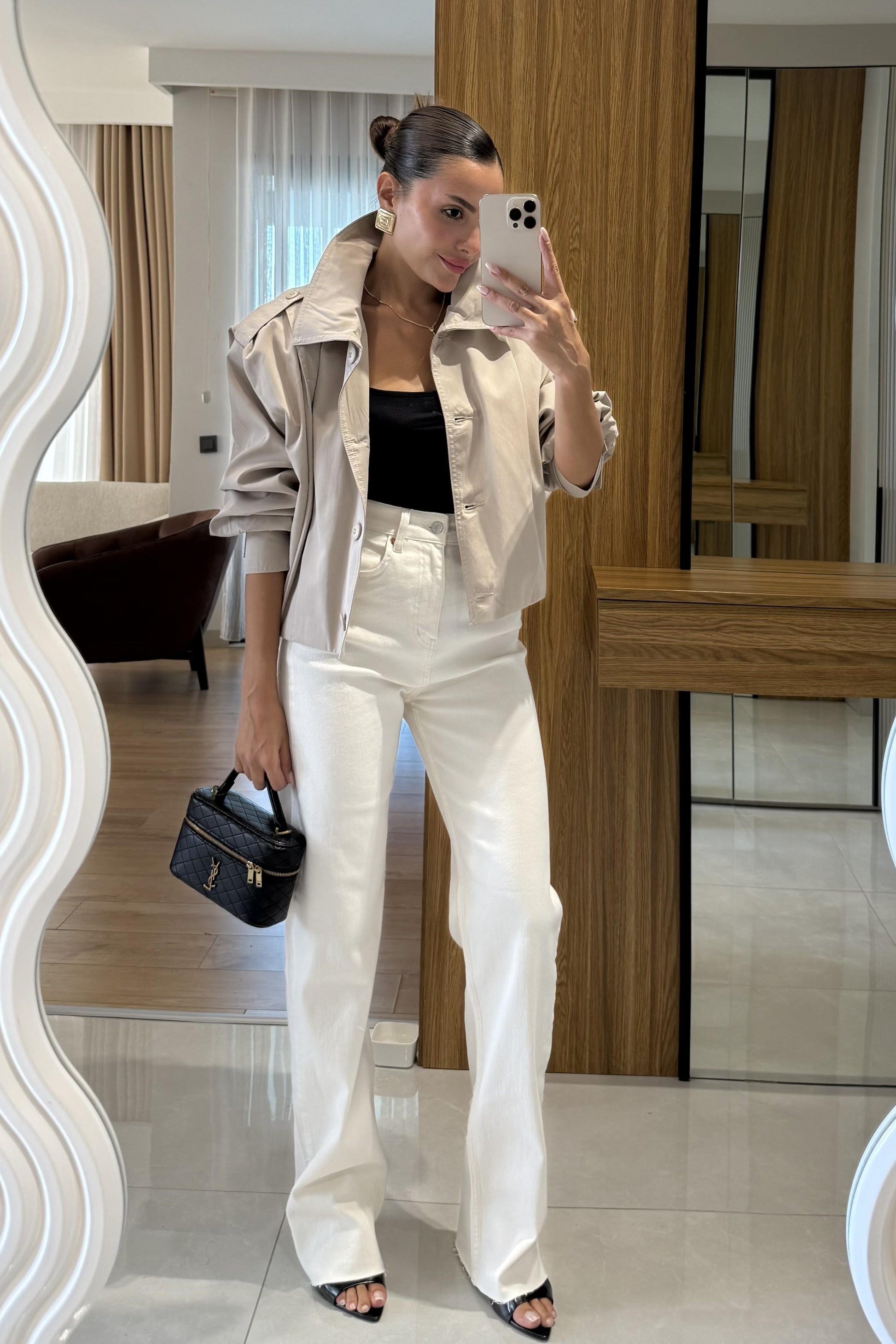 Clara Taş Pile Detaylı Kısa Ceket