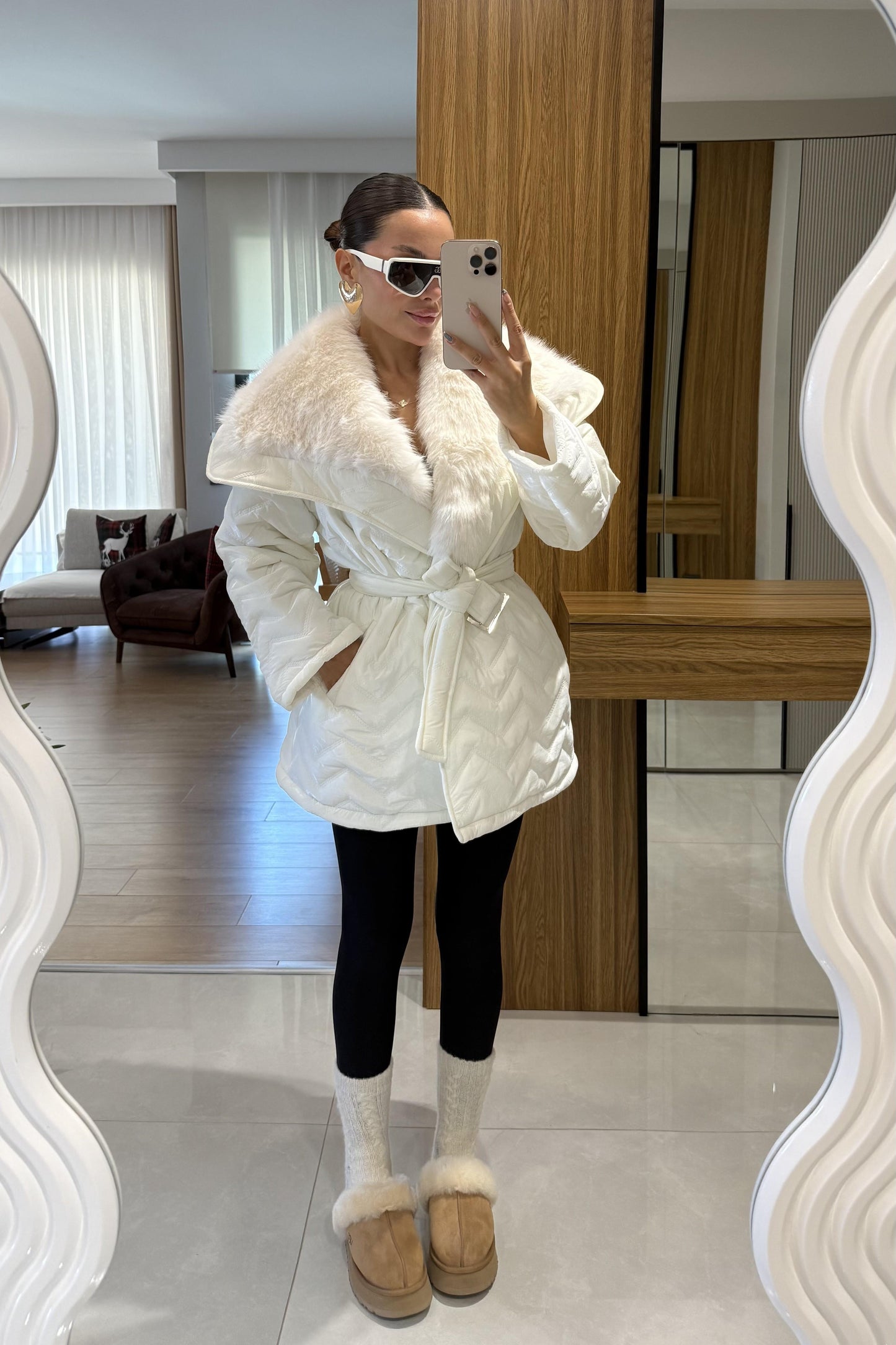 Colmar Beyaz Kürklü Kemerli Şişme Mont