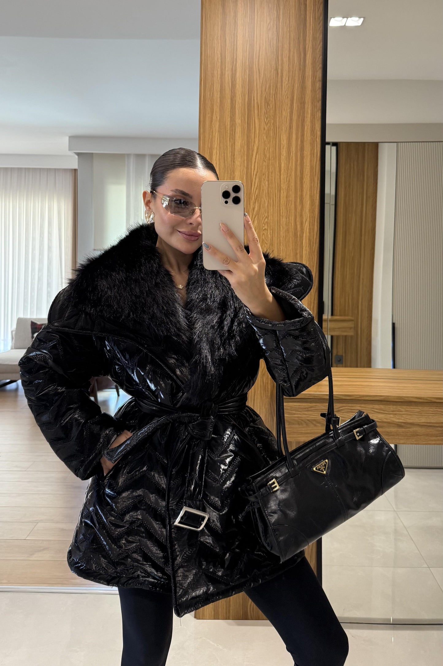 Colmar Siyah Kürklü Kemerli Şişme Mont