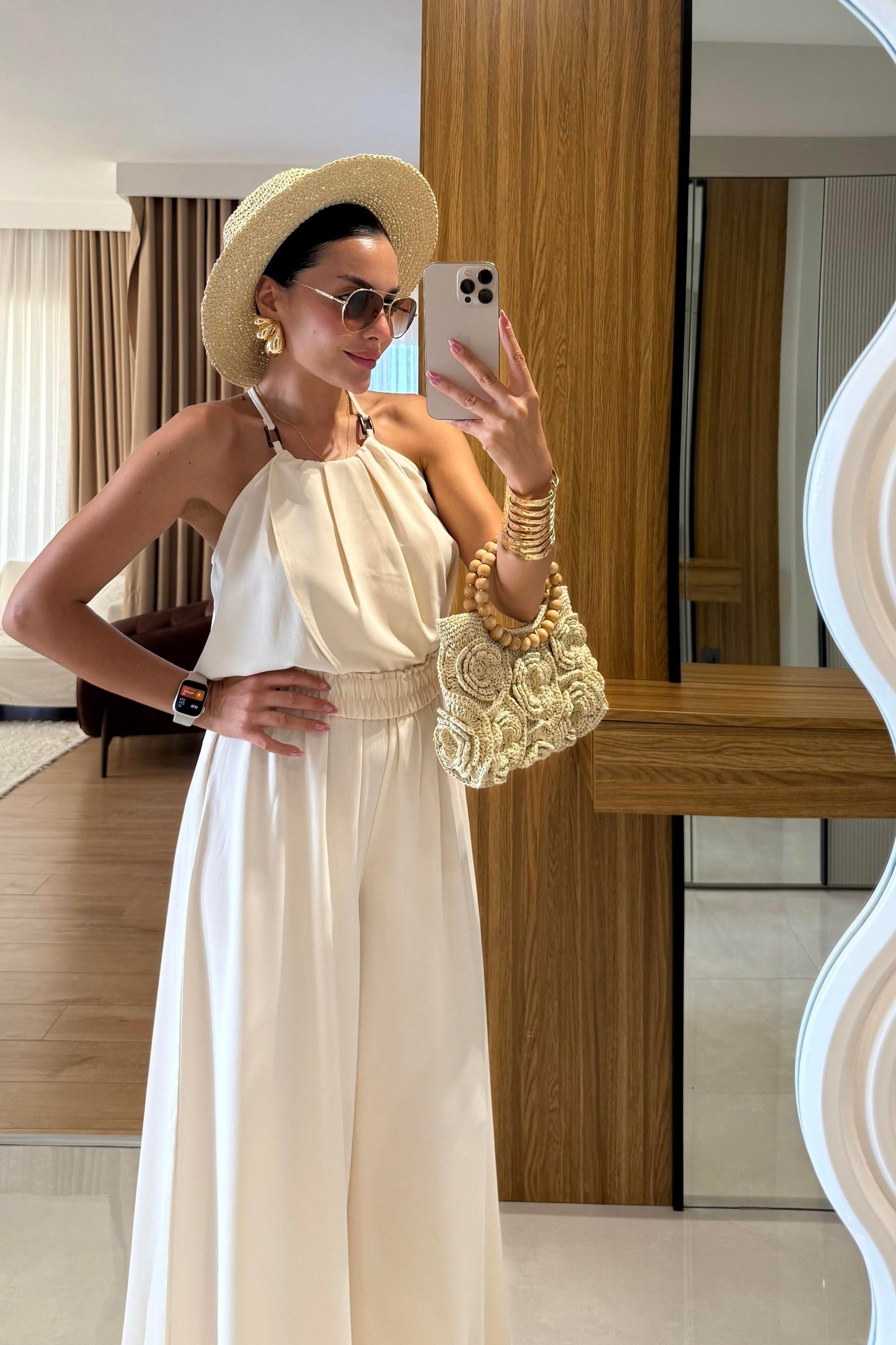 Draya Bej Boyun Detaylı Pantolonlu Takım