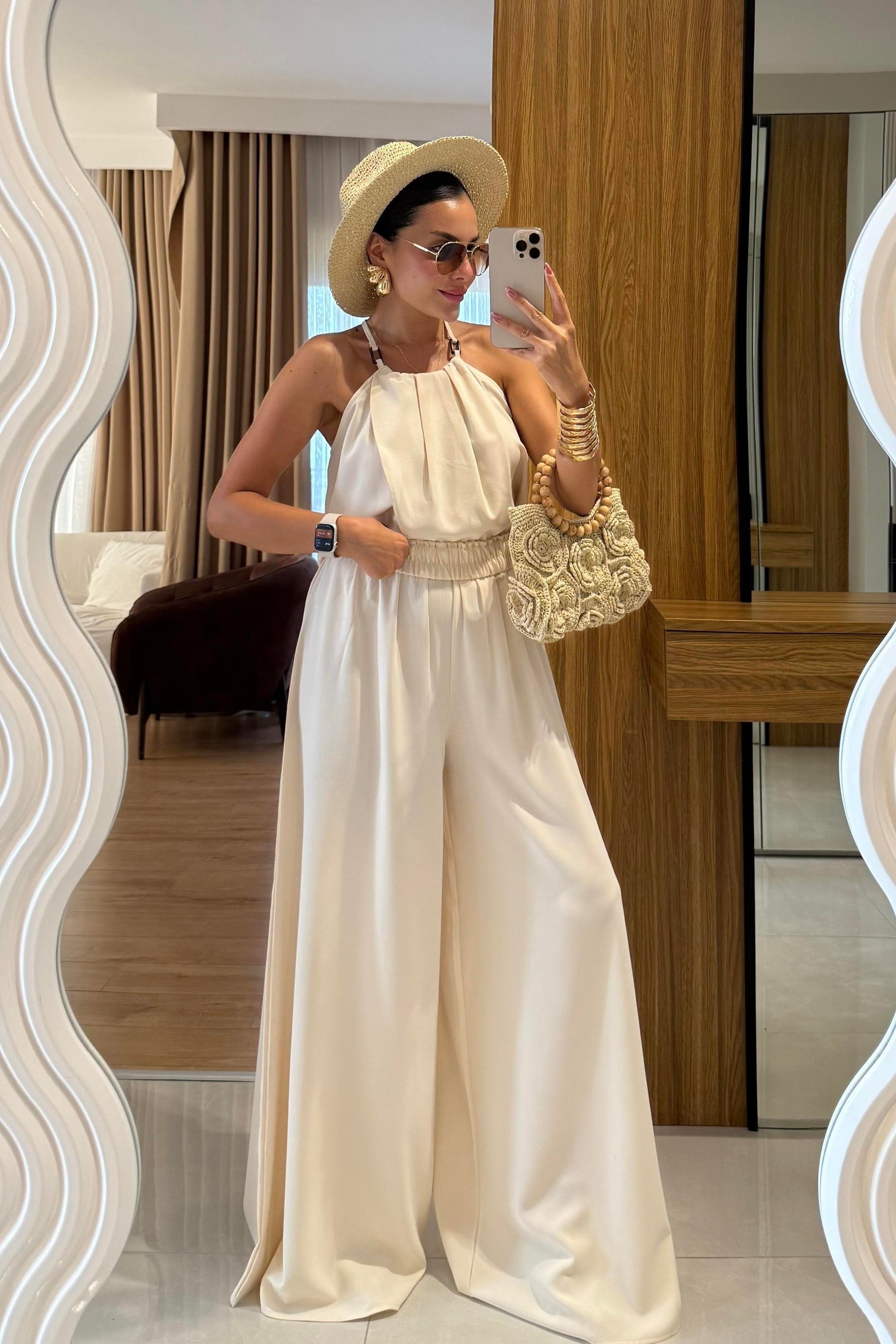 Draya Bej Boyun Detaylı Pantolonlu Takım