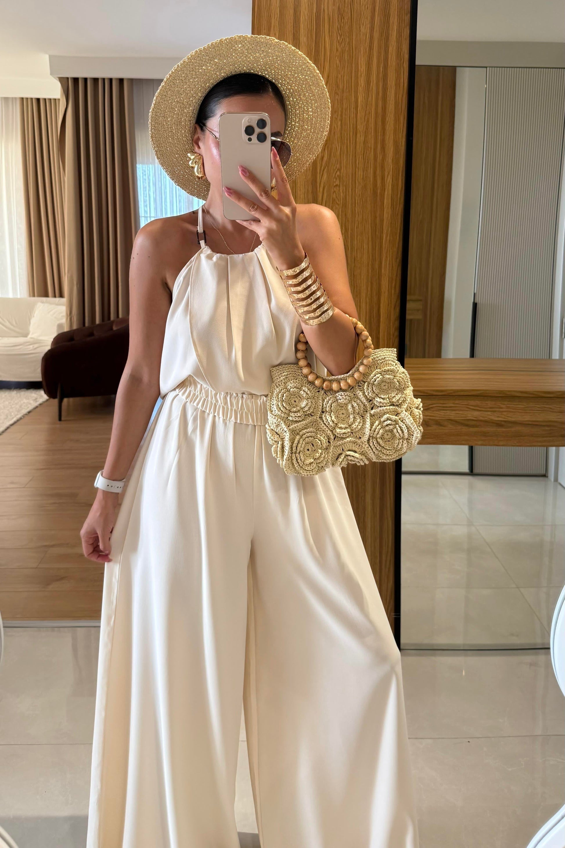 Draya Bej Boyun Detaylı Pantolonlu Takım