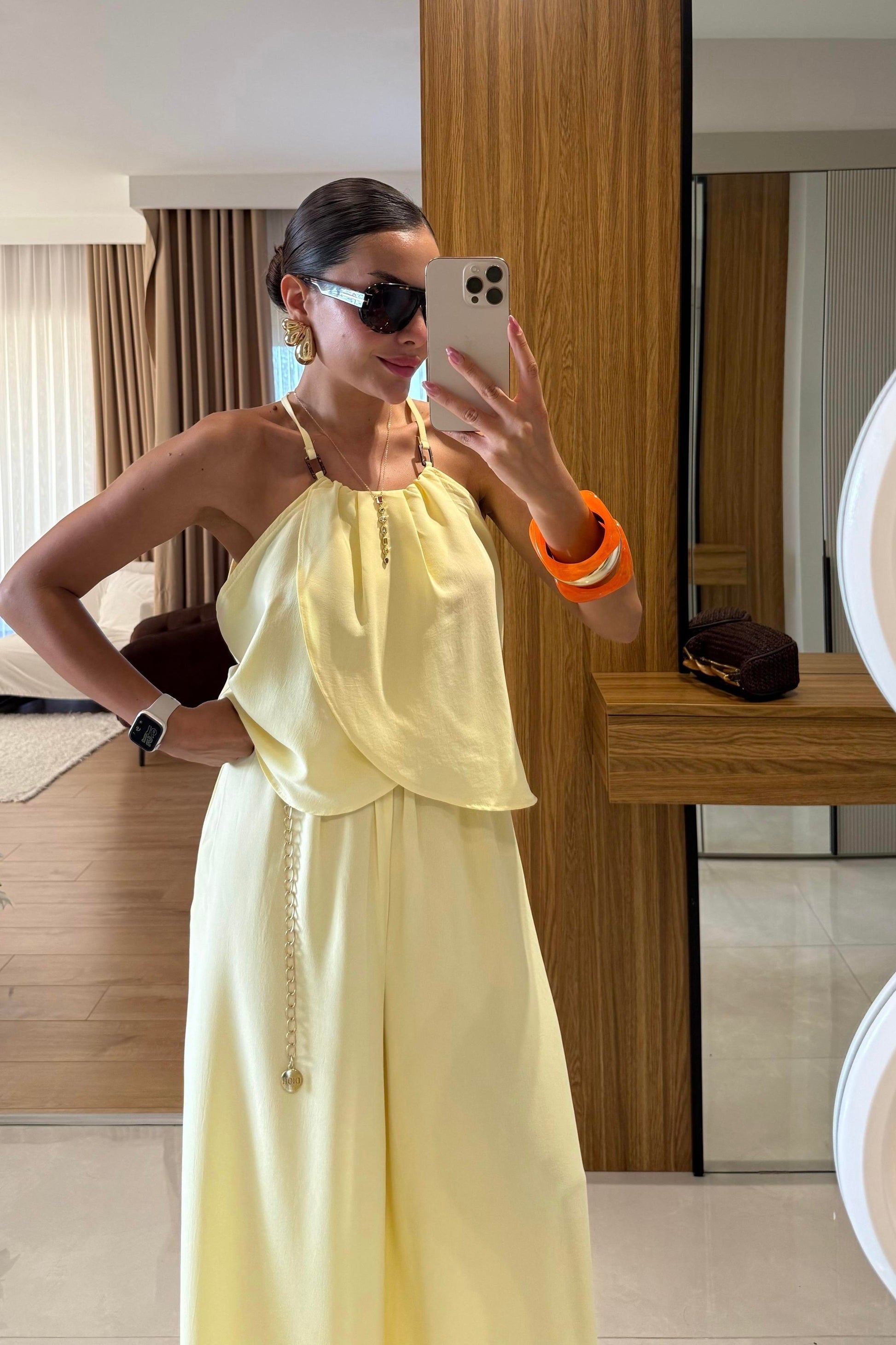 Draya Sarı Boyun Detaylı Pantolonlu Takım