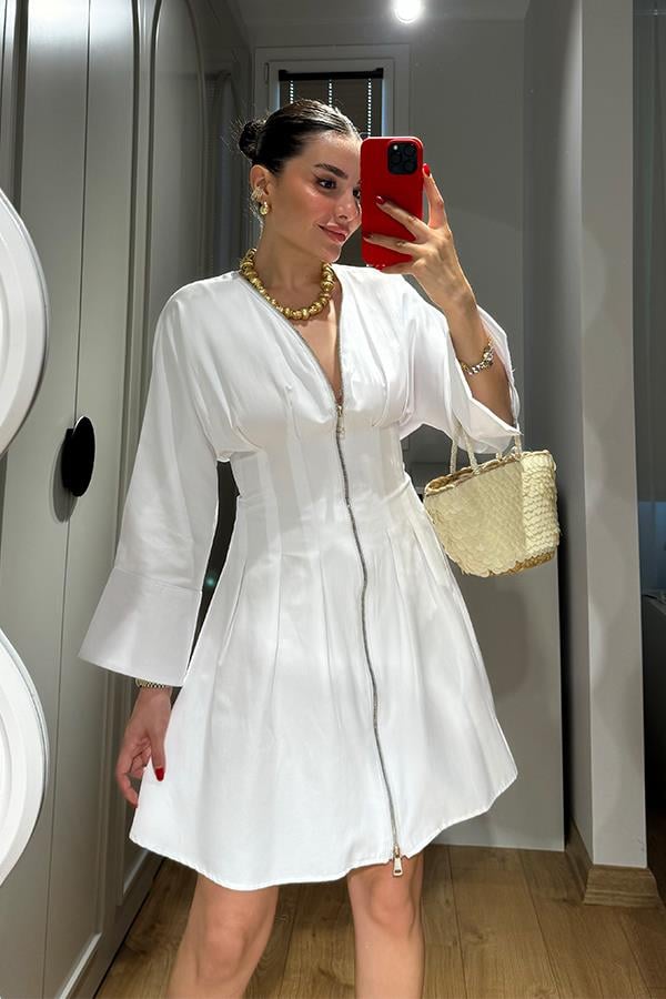 Faylinn Korse Detaylı Fermuarlı Beyaz Elbise