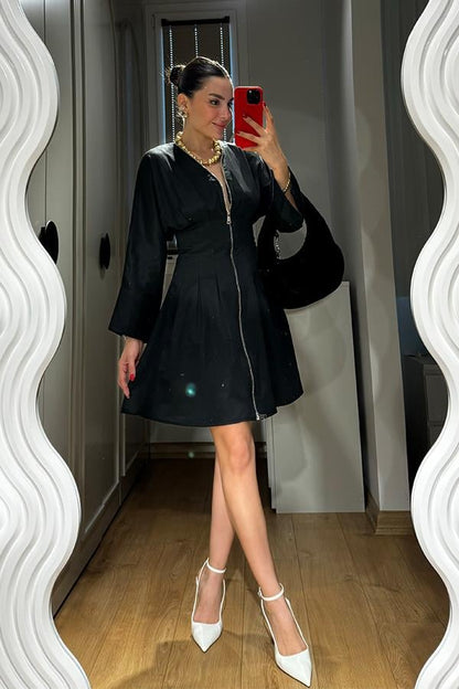 Faylinn Korse Detaylı Fermuarlı Siyah Elbise