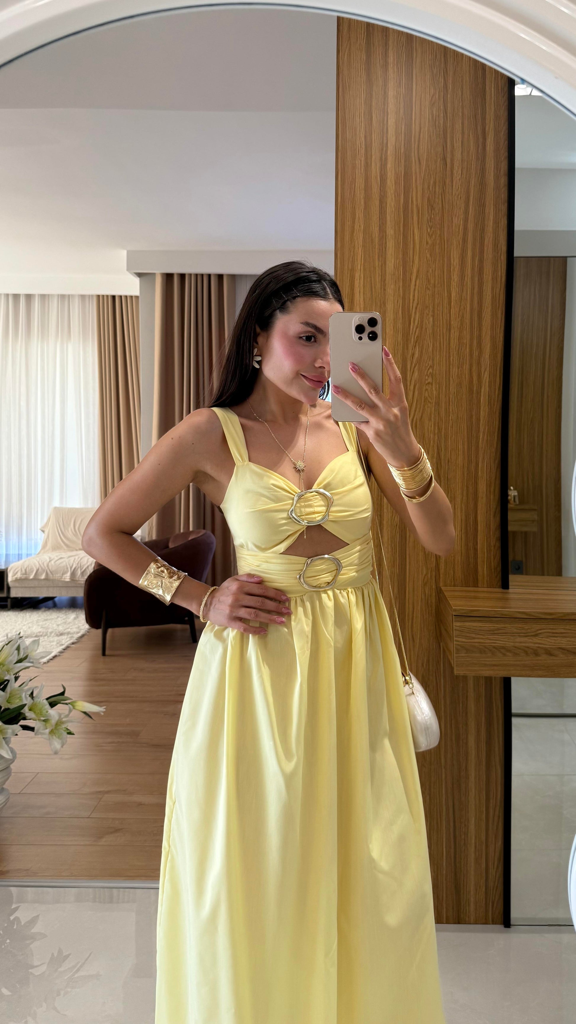 Fleur Aksesuarlı Sarı Elbise