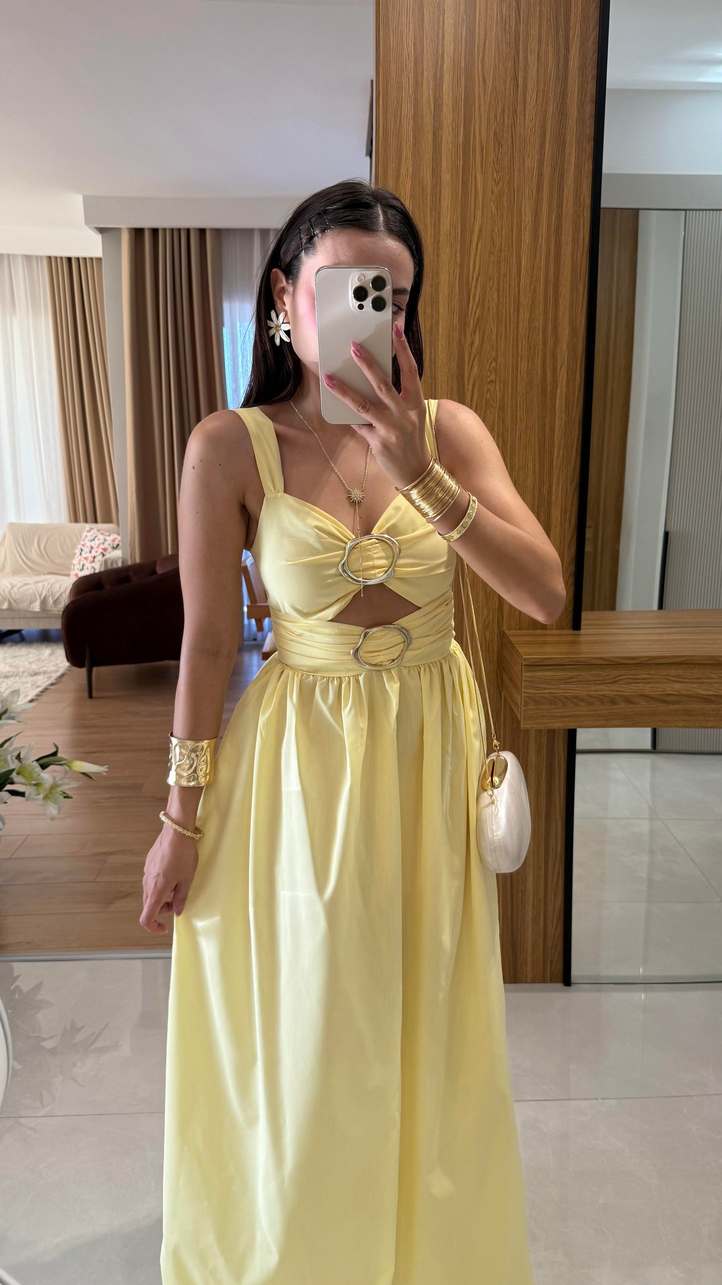 Fleur Aksesuarlı Sarı Elbise