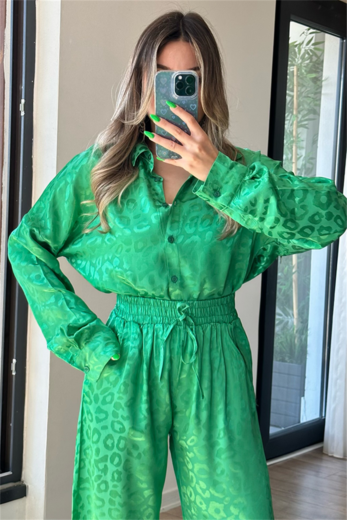 Galia saten dokulu jakarlı takım - Yeşil