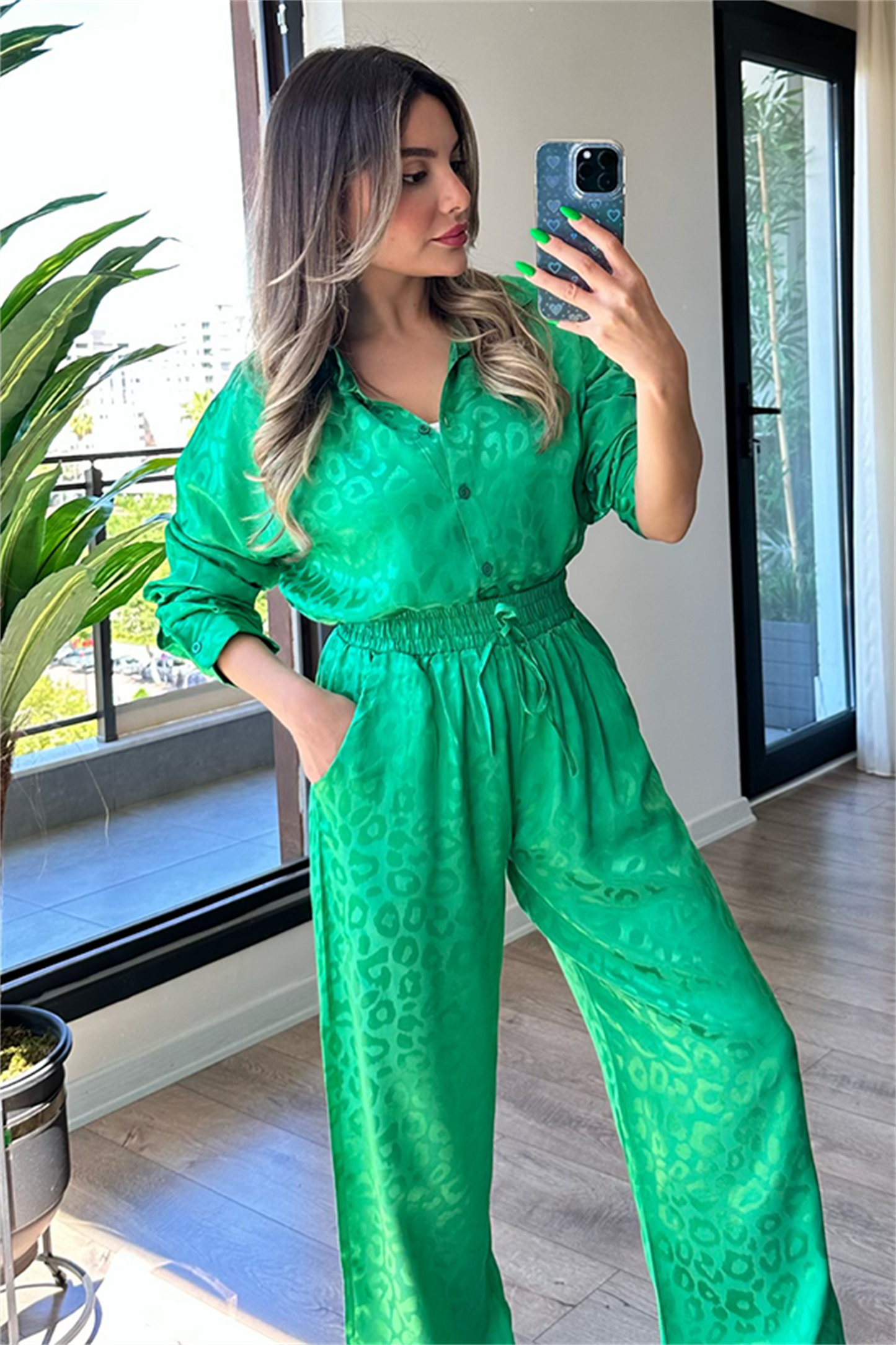 Galia saten dokulu jakarlı takım - Yeşil