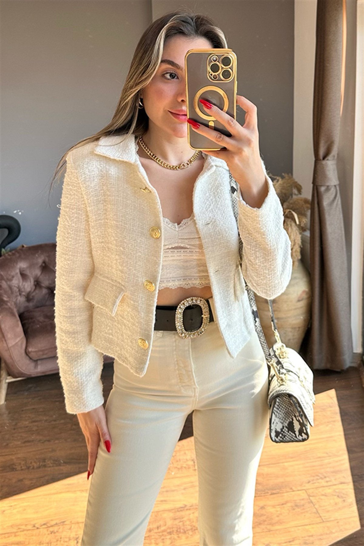 Gold düğme detaylı beyaz tüvit blazer