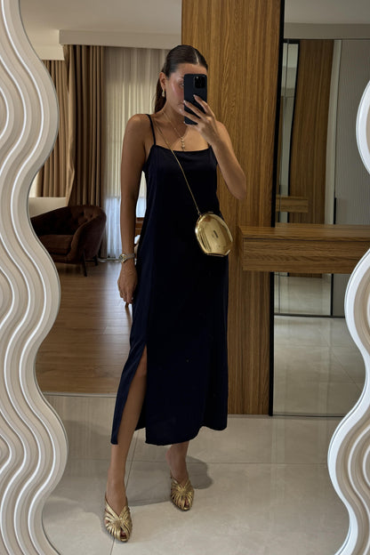 Gown Lacivert Askılı Yırtmaçlı Elbise