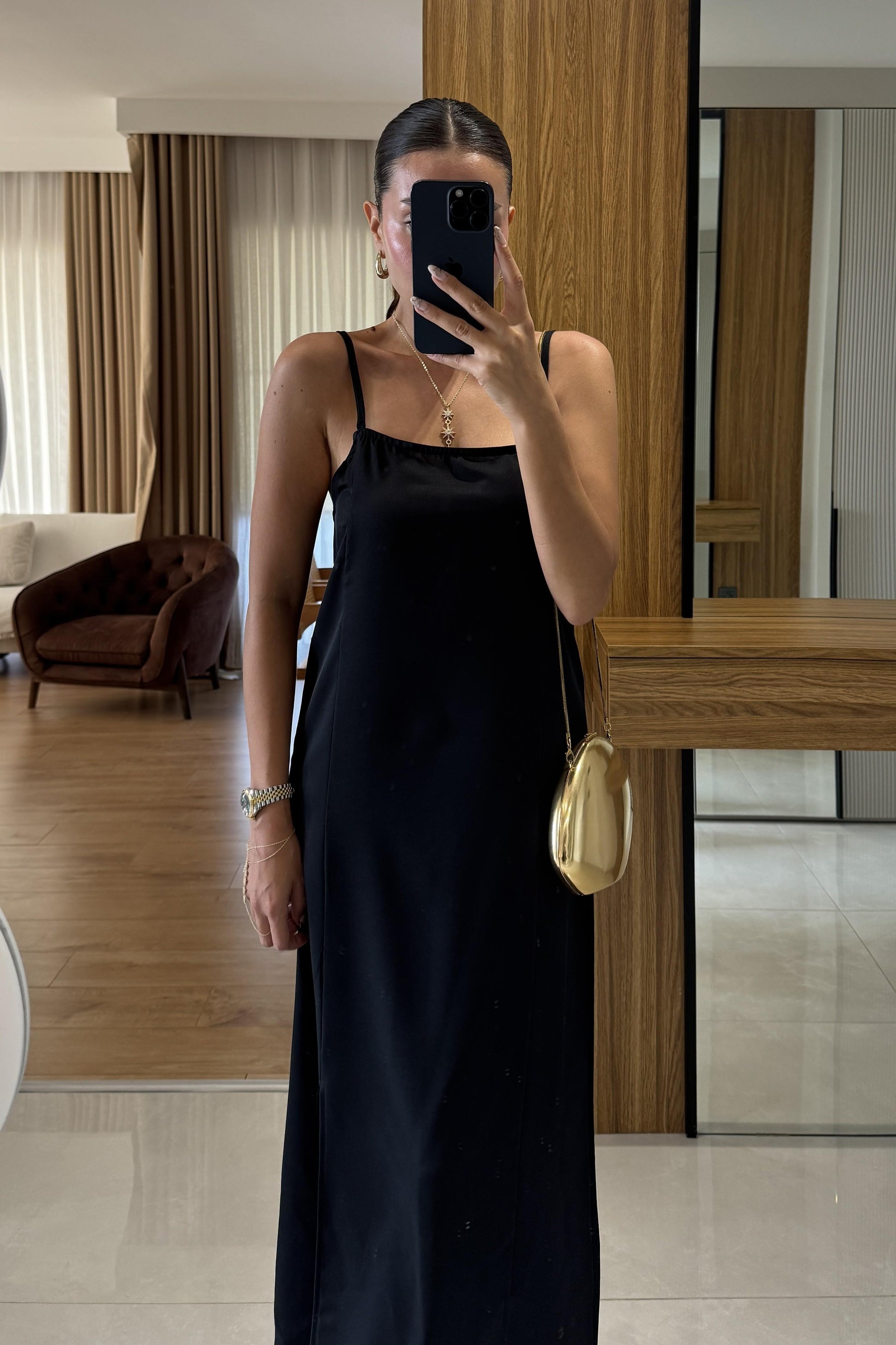 Gown Siyah Askılı Yırtmaçlı Elbise