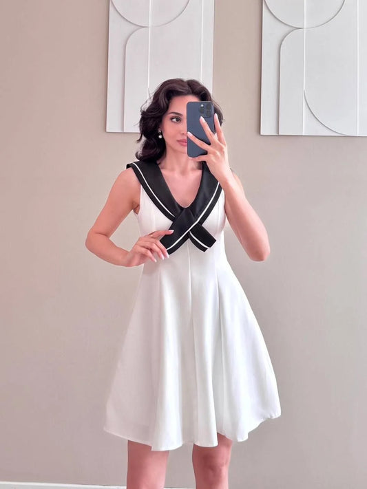 Beyaz V Yaka Volanlı Mini Elbise