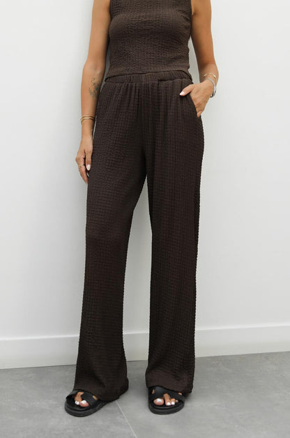 KAHVERENGI DOKULU BLUZ PANTOLON TAKIM