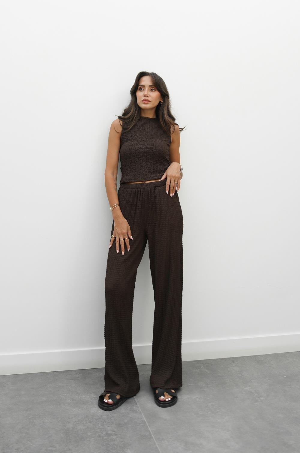 KAHVERENGI DOKULU BLUZ PANTOLON TAKIM