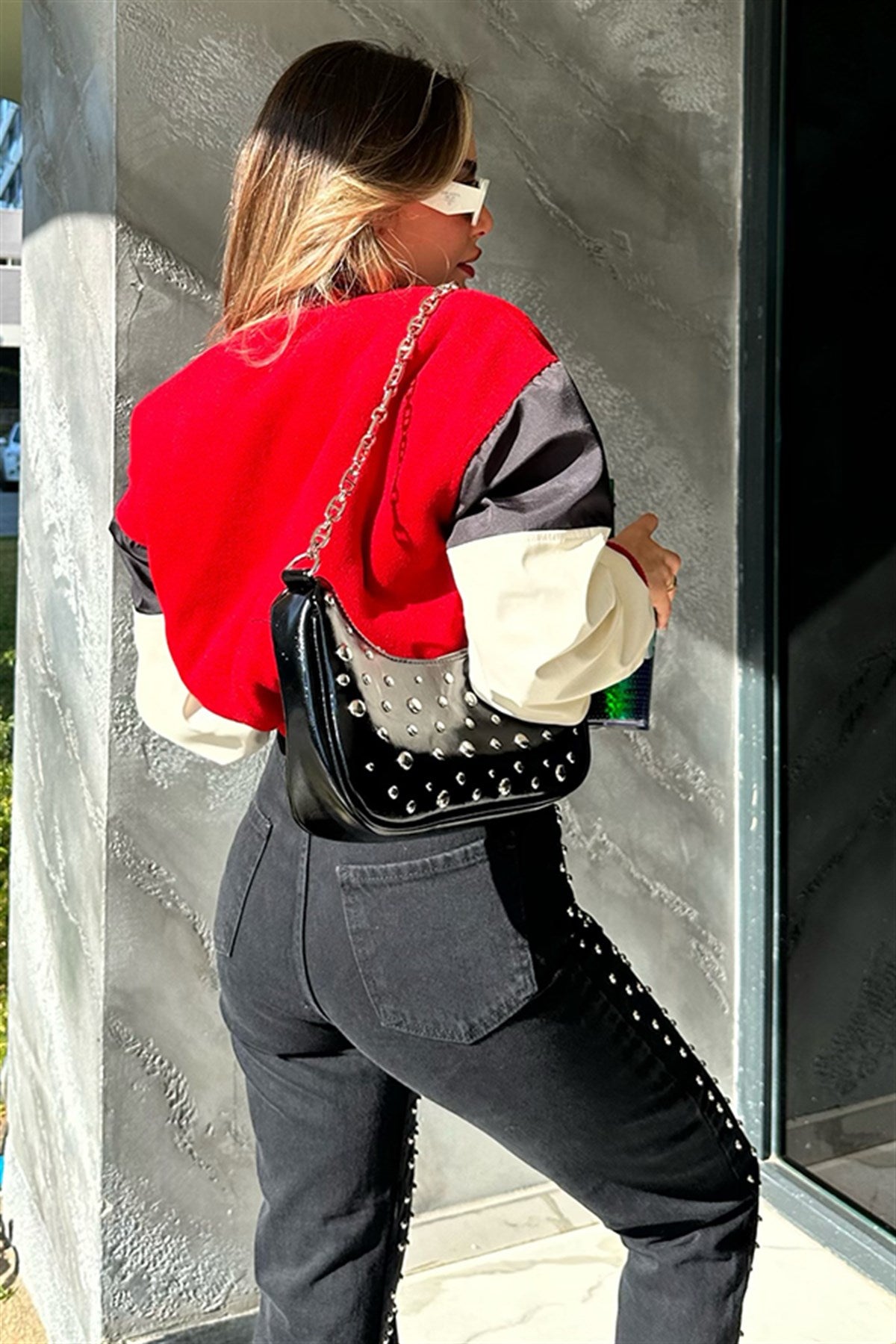 Kolları deri kırmızı bomber ceket