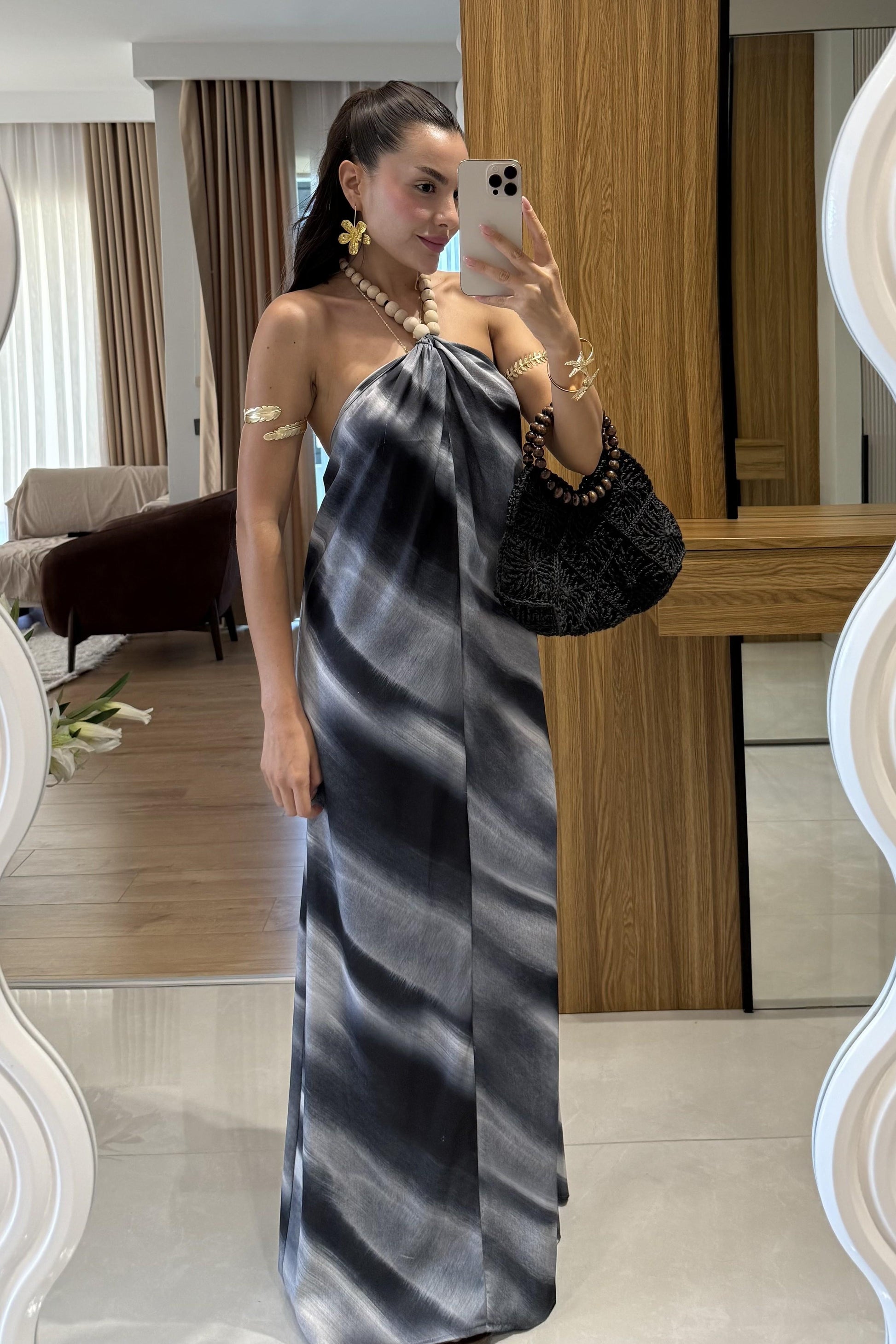 Korea Füme Boncuk Detaylı Boyundan Bağlamalı Saten Elbise