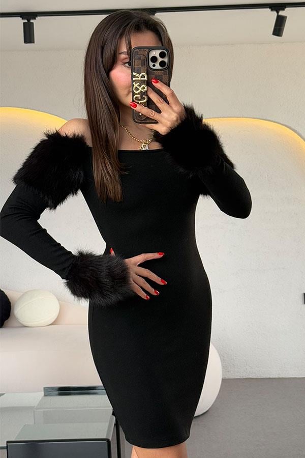 Kresten Yaka Ve Kol Peluş Detaylı Mini Elbise