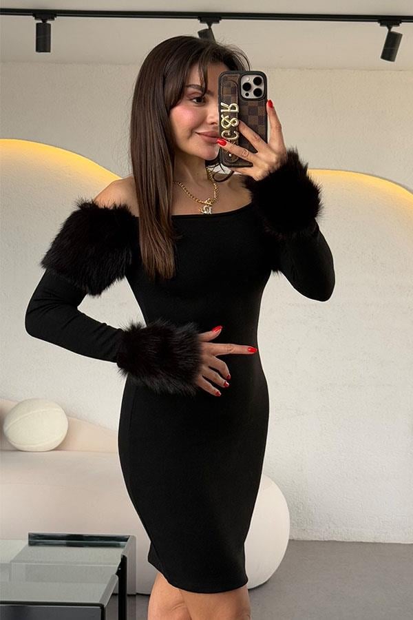Kresten Yaka Ve Kol Peluş Detaylı Mini Elbise