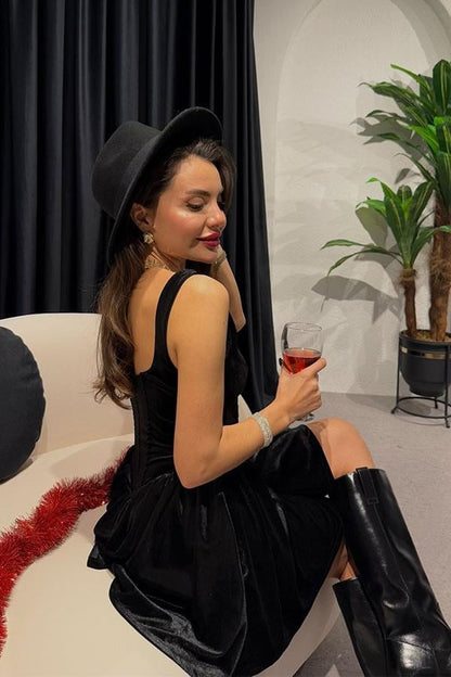 La Jana Korseli Siyah Elbise