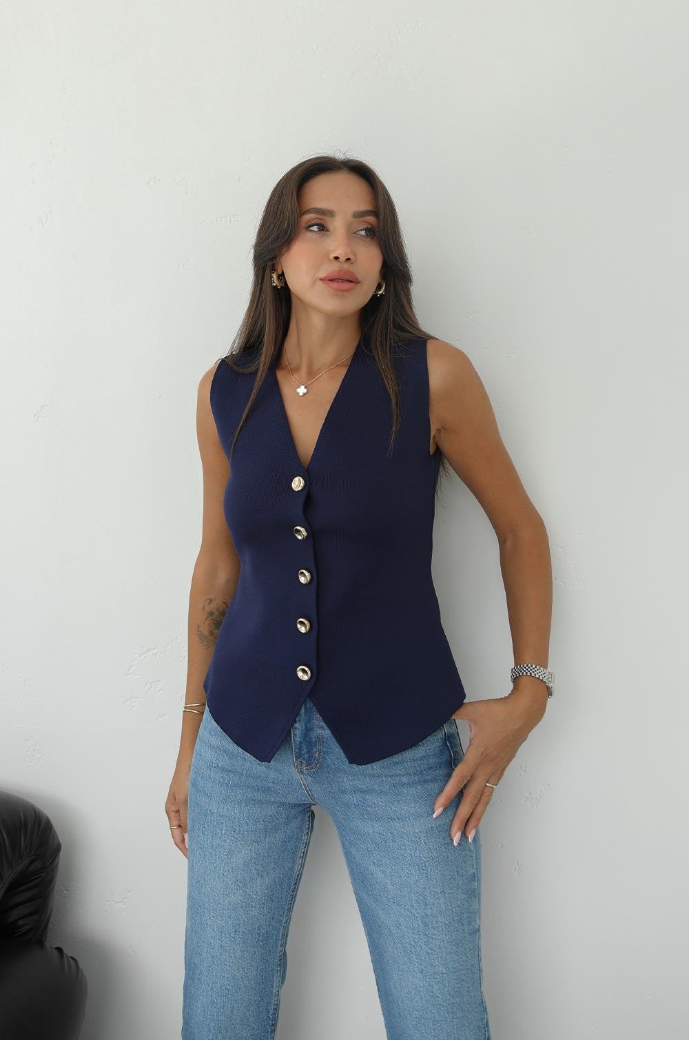 LACIVERT BEŞ DÜĞMELI ÇELIK ÖRME YELEK