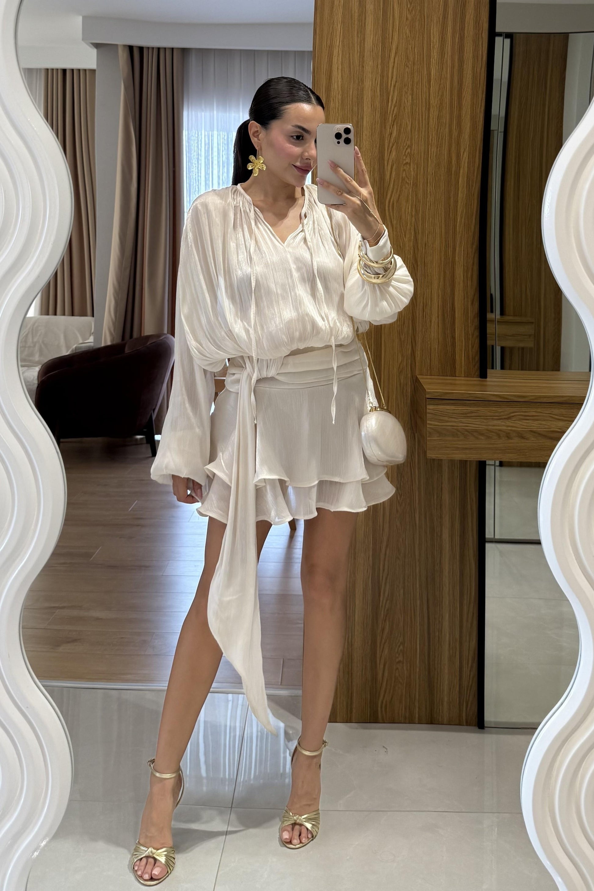 Lasarta Ekru Işıltı Dokulu Volanlı Tasarım Mini Elbise