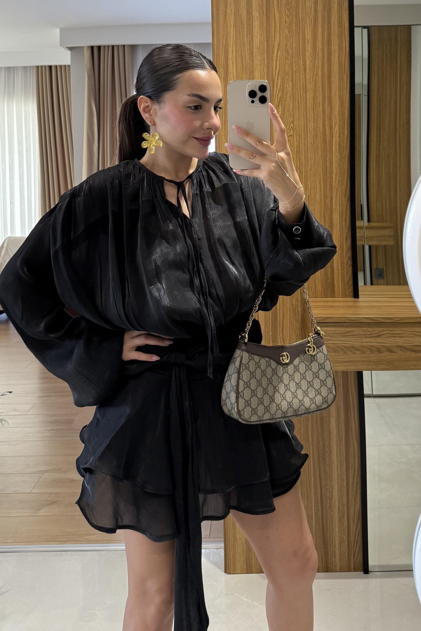 Lasarta Siyah Işıltı Dokulu Volanlı Tasarım Mini Elbise