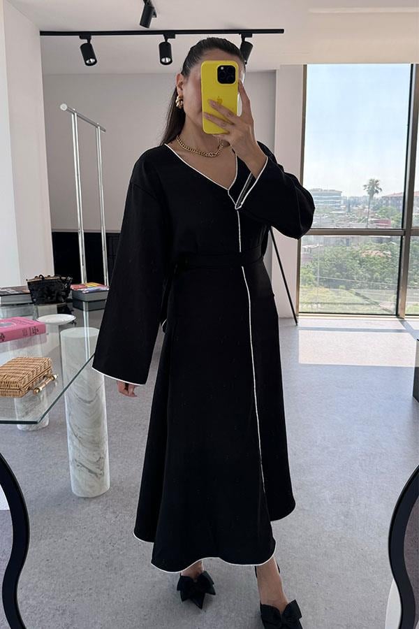 Lavinia Beyaz Şerit Detaylı Etekli Takım-Siyah