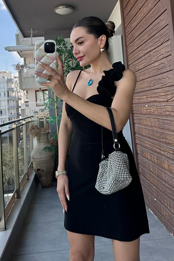 Le Mini Askısı Detaylı Elbise