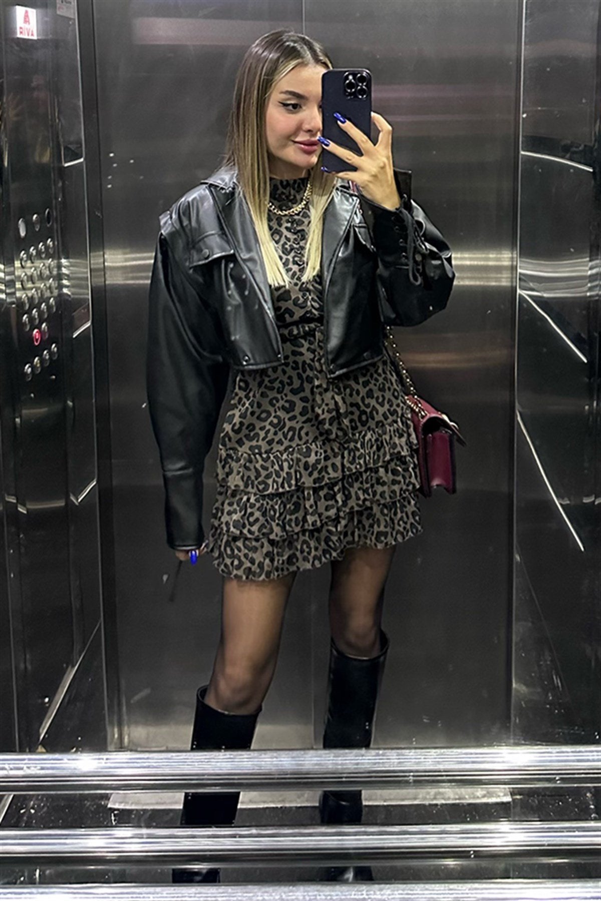 Leopar desenli şifon pileli elbise