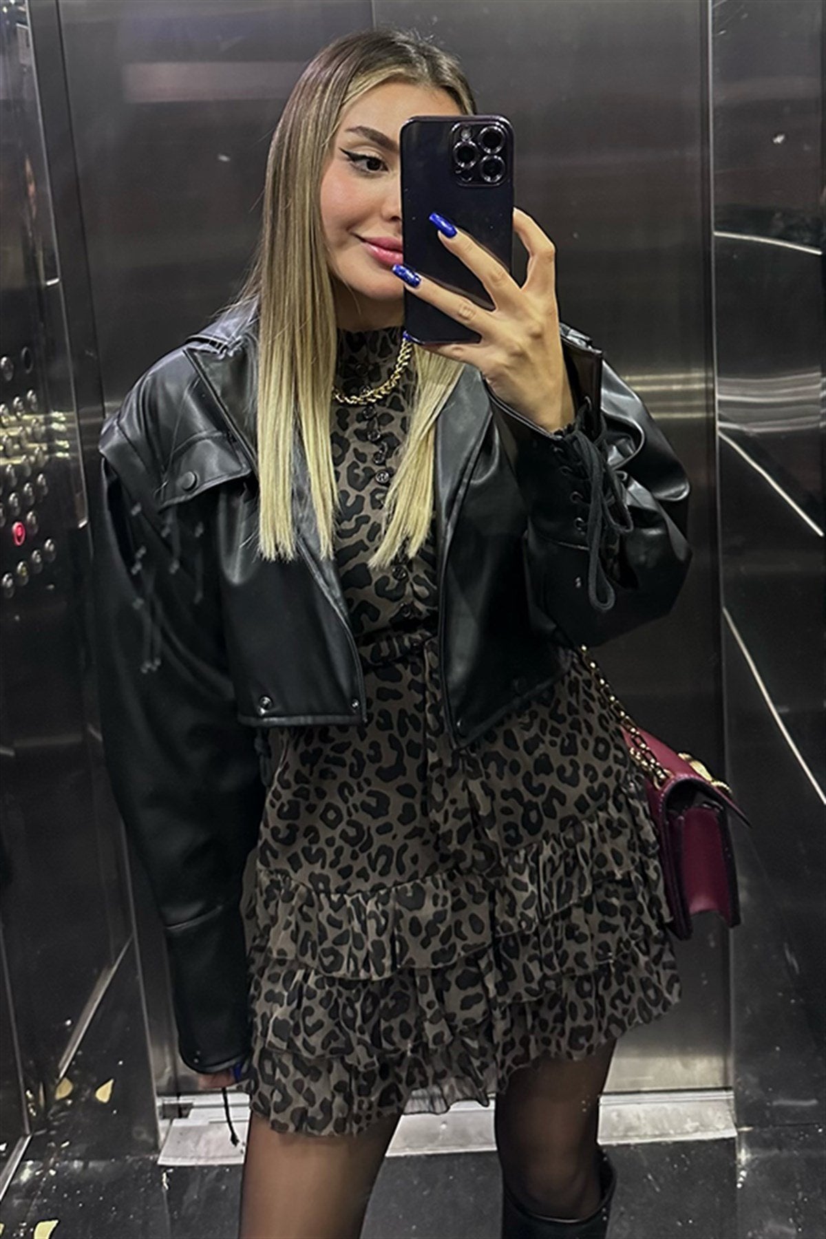 Leopar desenli şifon pileli elbise