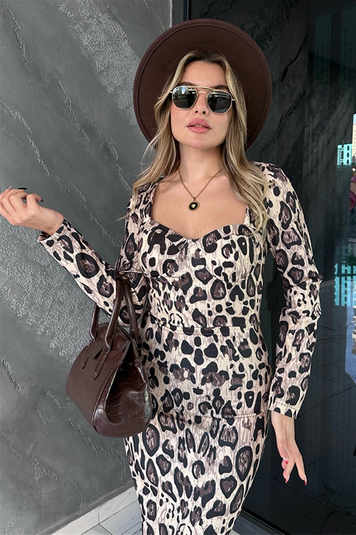 Leopar elmas yaka kalem elbise
