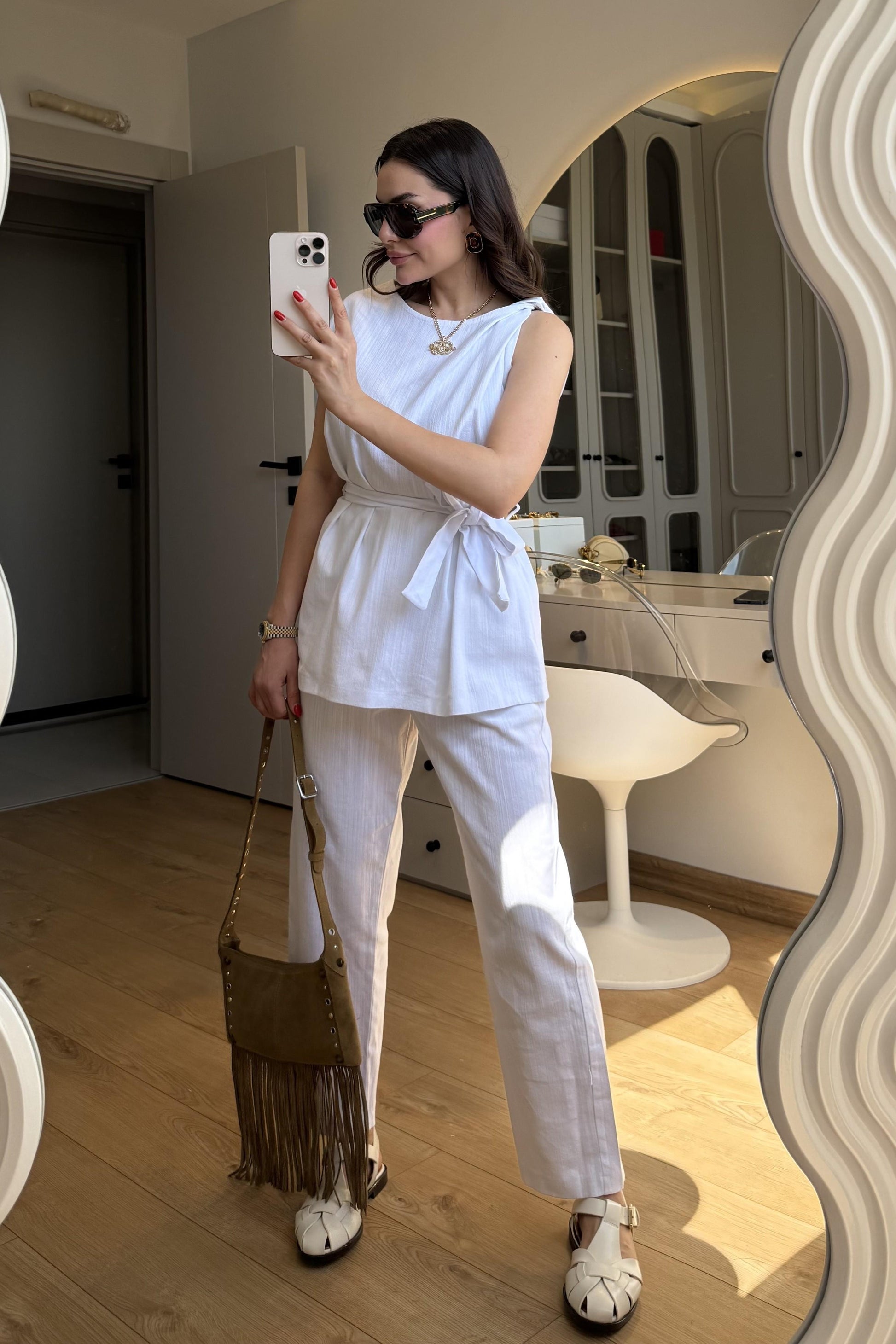 Lipa Beyaz Omuz Detay Kuşaklı Takım