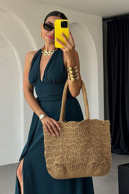 Lively Boyundan Bağlamalı Sırt Dekolteli Elbise-Zümrüt