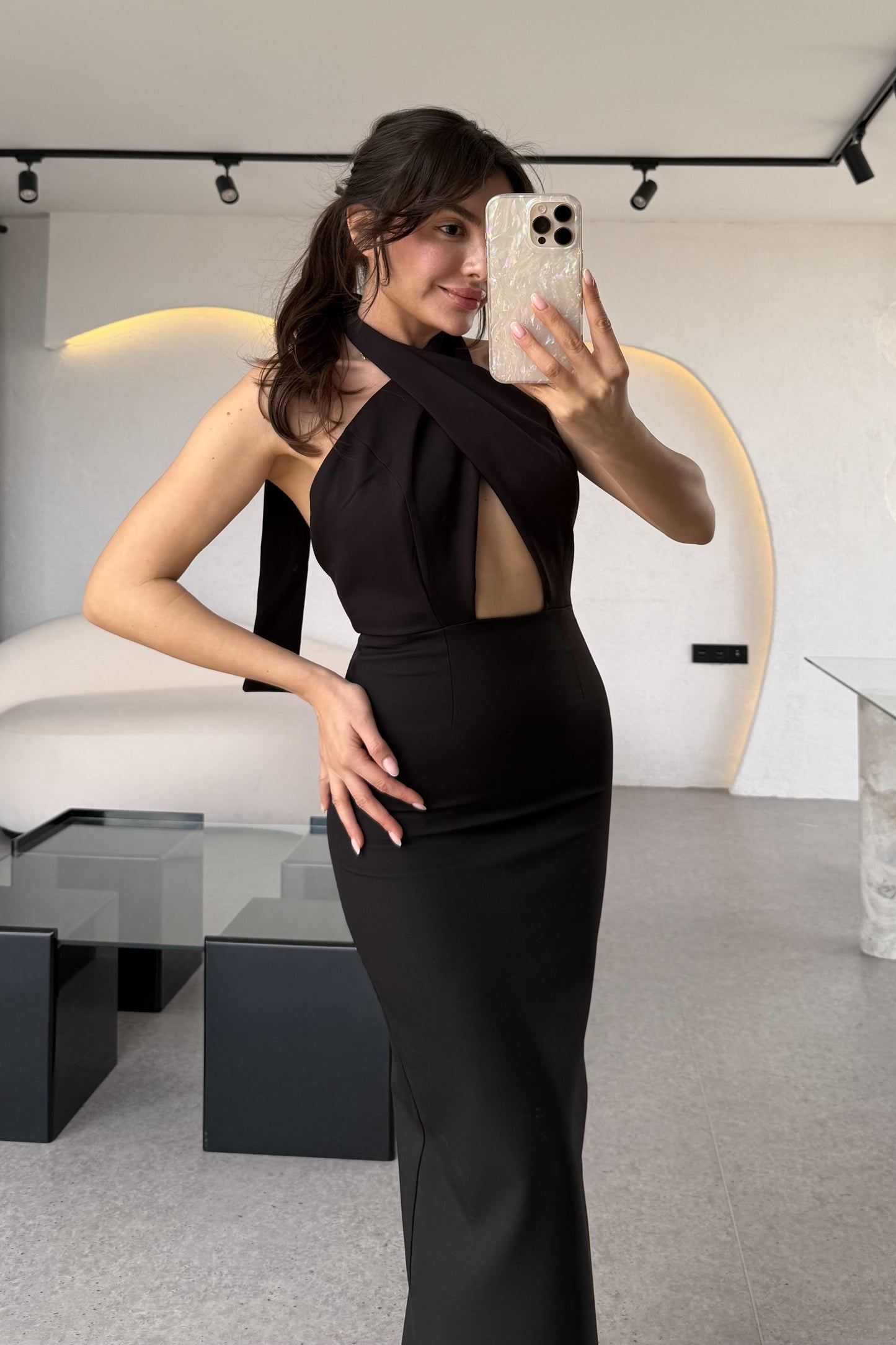 Lusinda Sırt Dekolteli Çapraz Yaka Tasarım Elbise