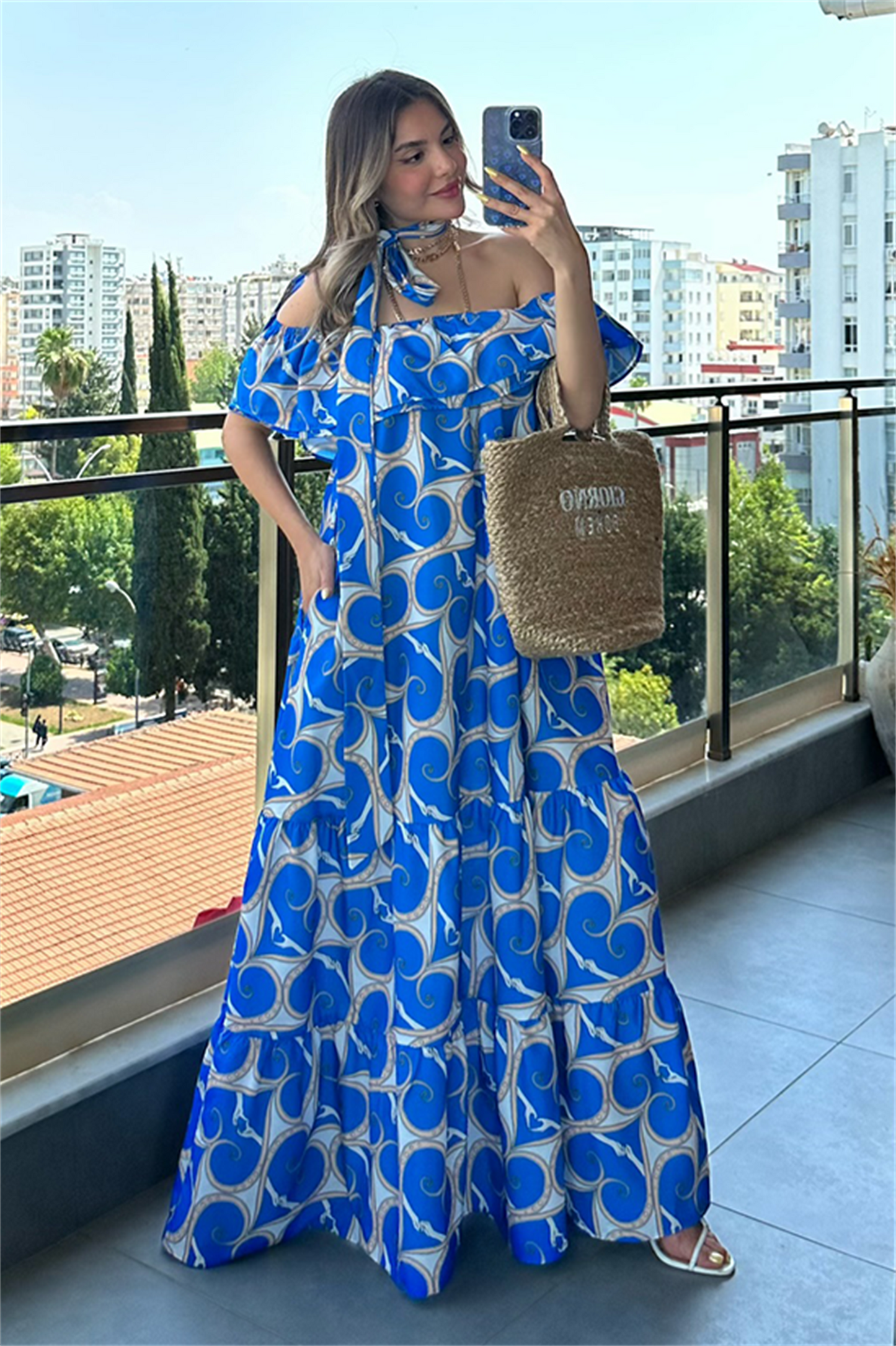 Madonna yaka mavi desenli elbise