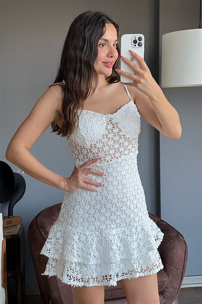 Magic beyaz papatyalı dantel elbise