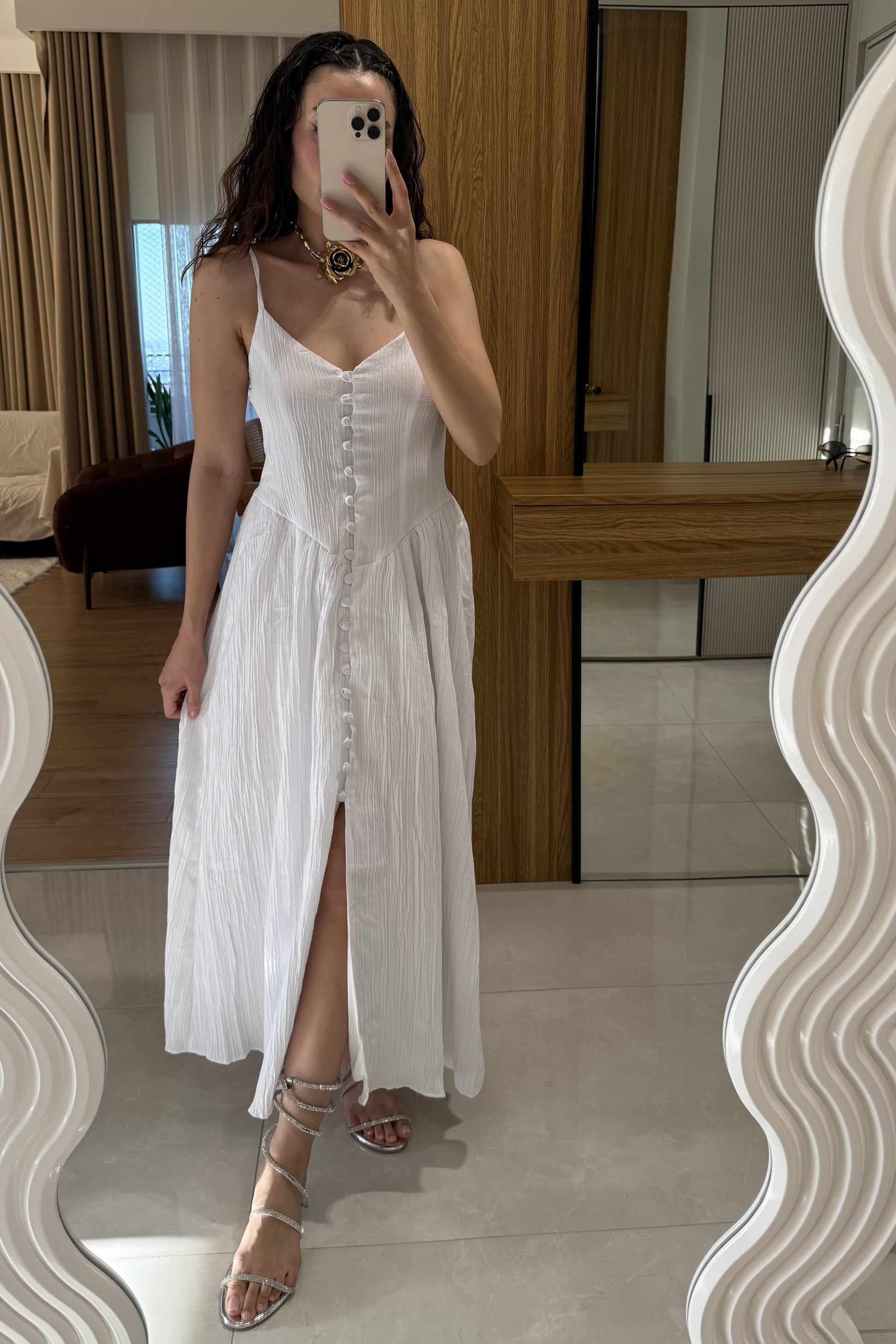 Marlet Beyaz Askılı Önü Düğmeli Elbise