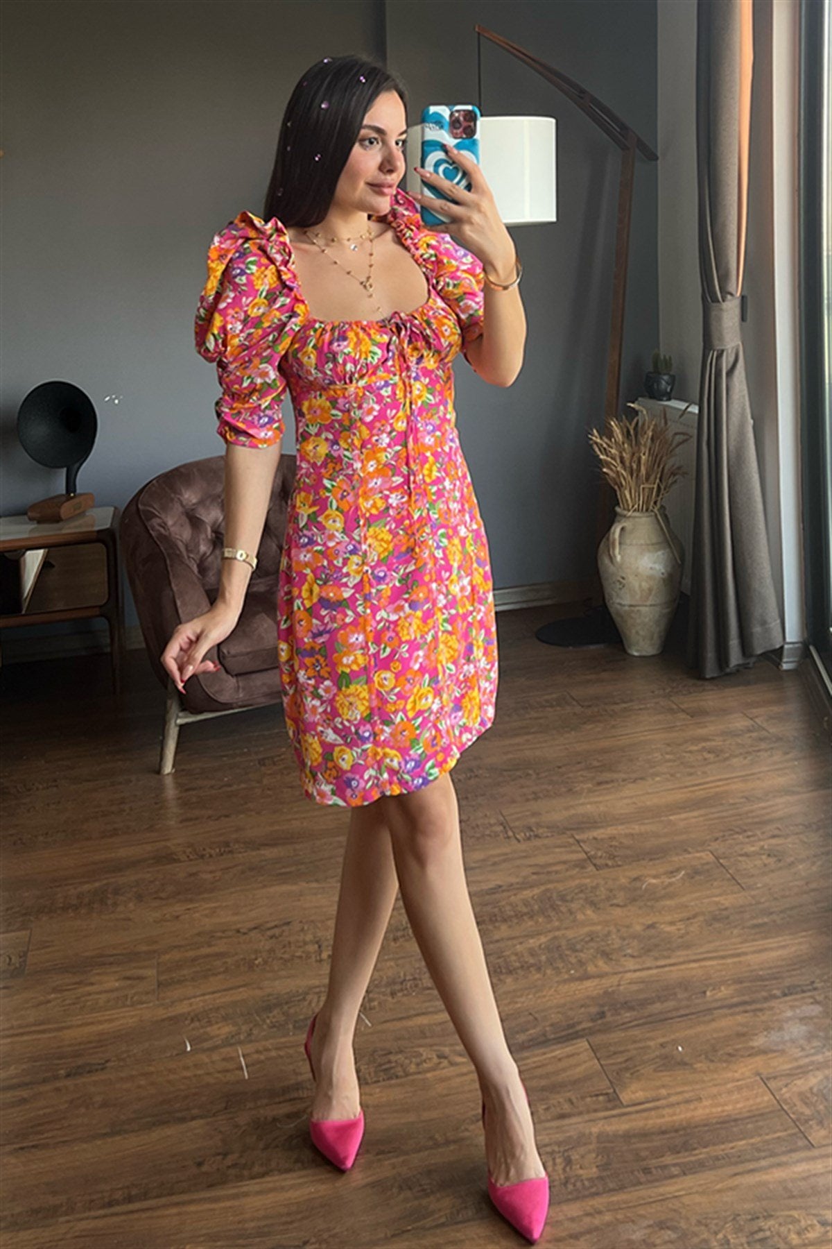 Maura kolları fırfırlı çiçekli elbise