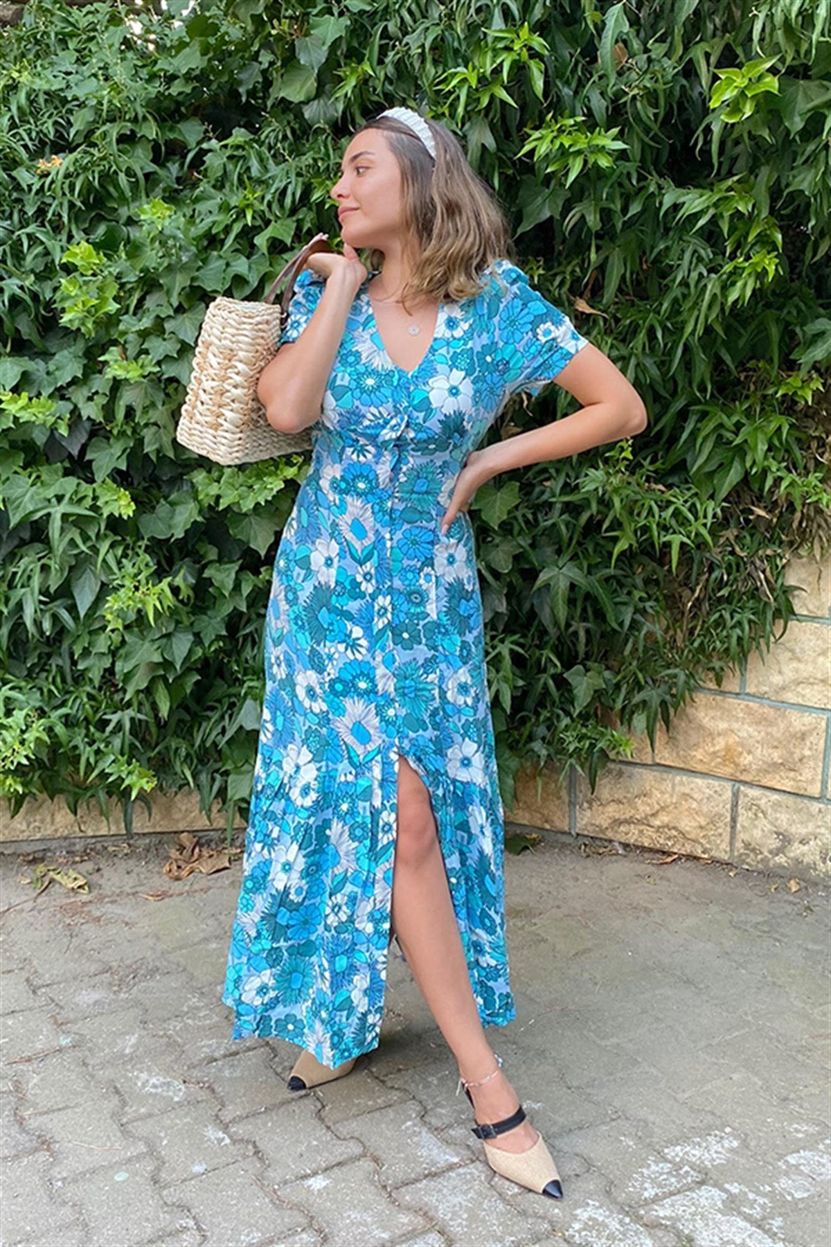 Mavi çiçekli viskon elbise