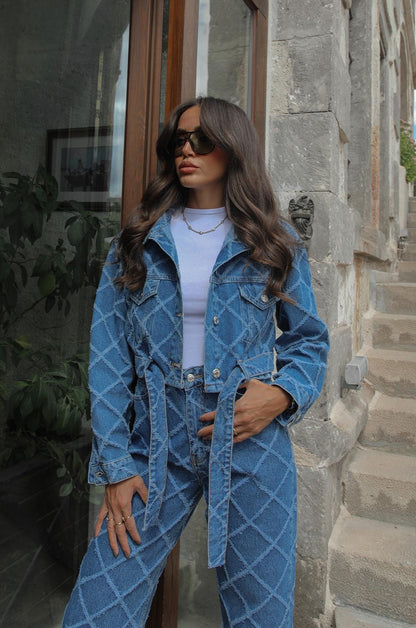 MAVI DOKULU KEMER DETAYLI DENIM CEKET