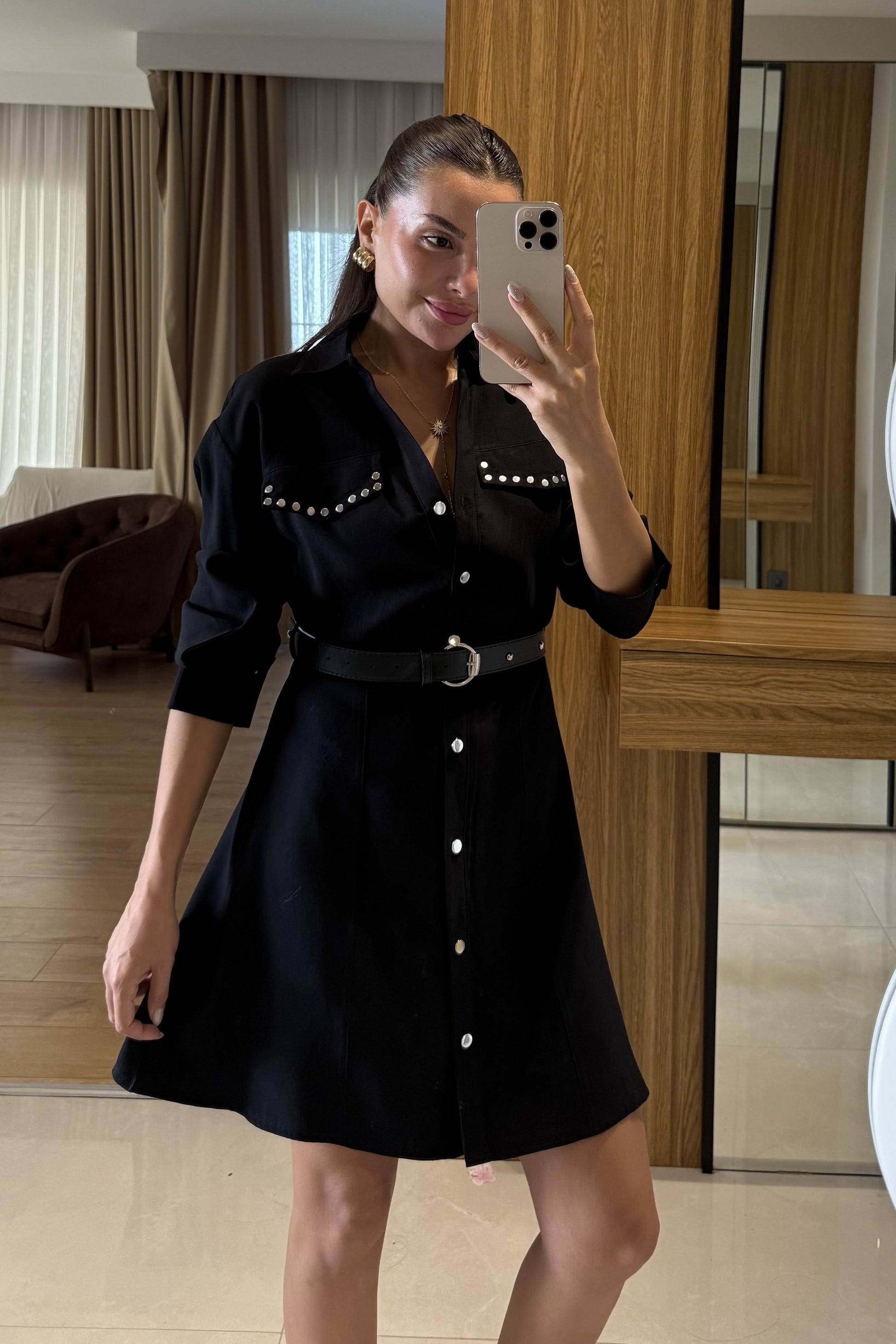 Maxina Siyah Cebi Zımba Detaylı Kemerli Elbise