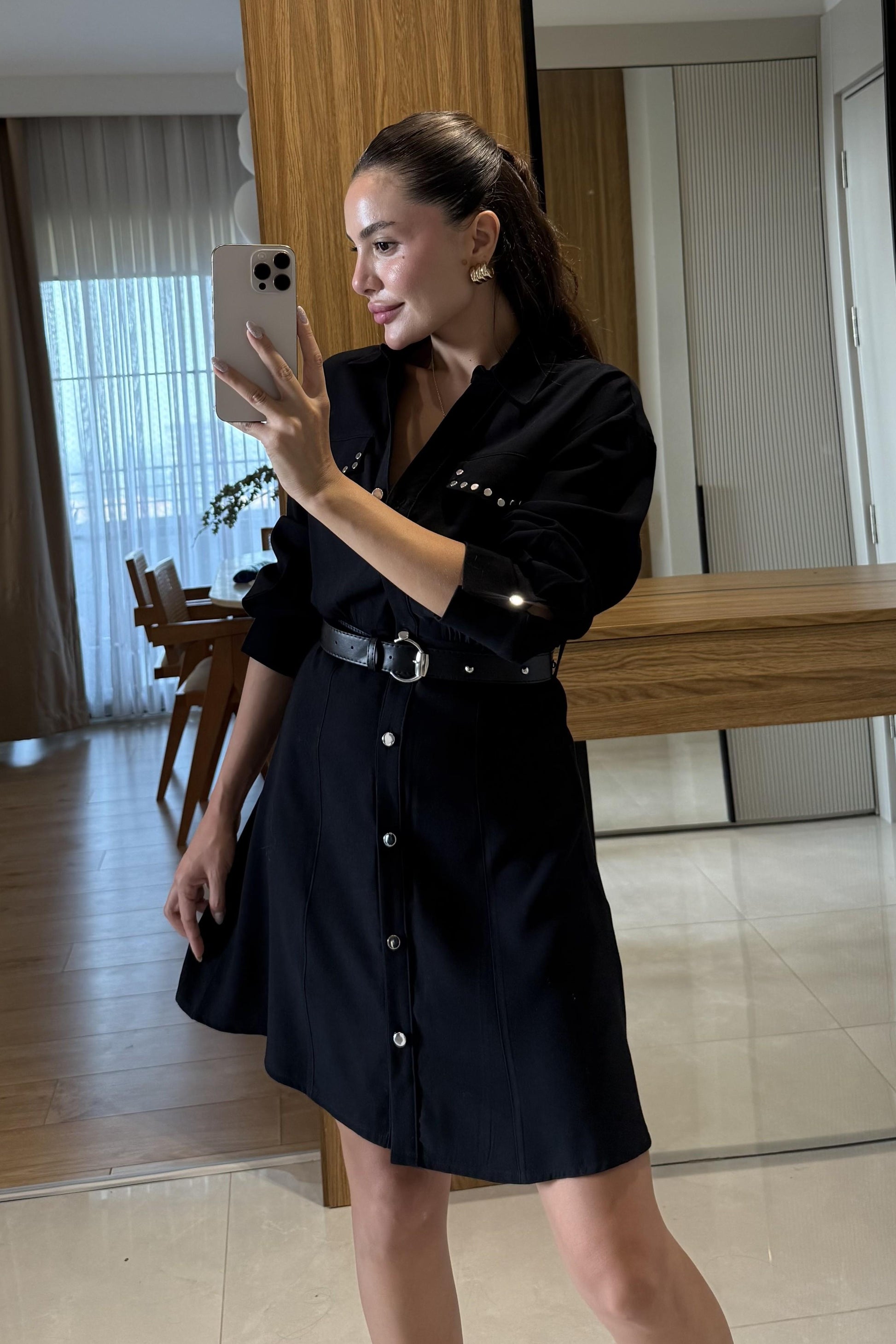 Maxina Siyah Cebi Zımba Detaylı Kemerli Elbise