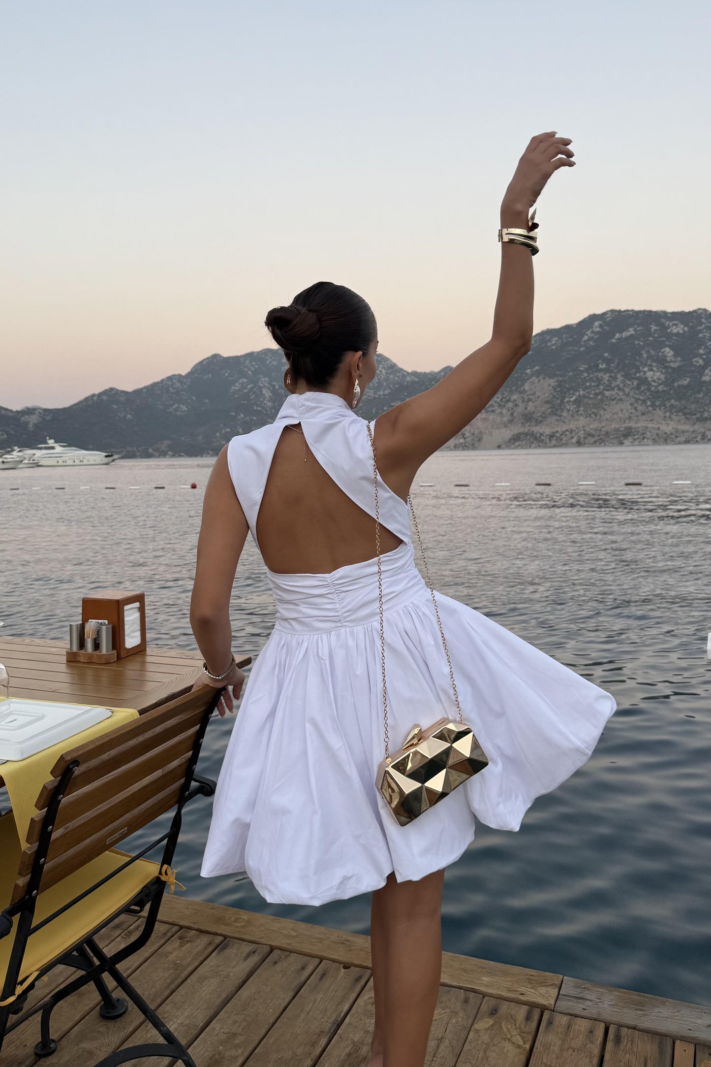 Mirelda Beyaz Gold Düğmeli Elbise