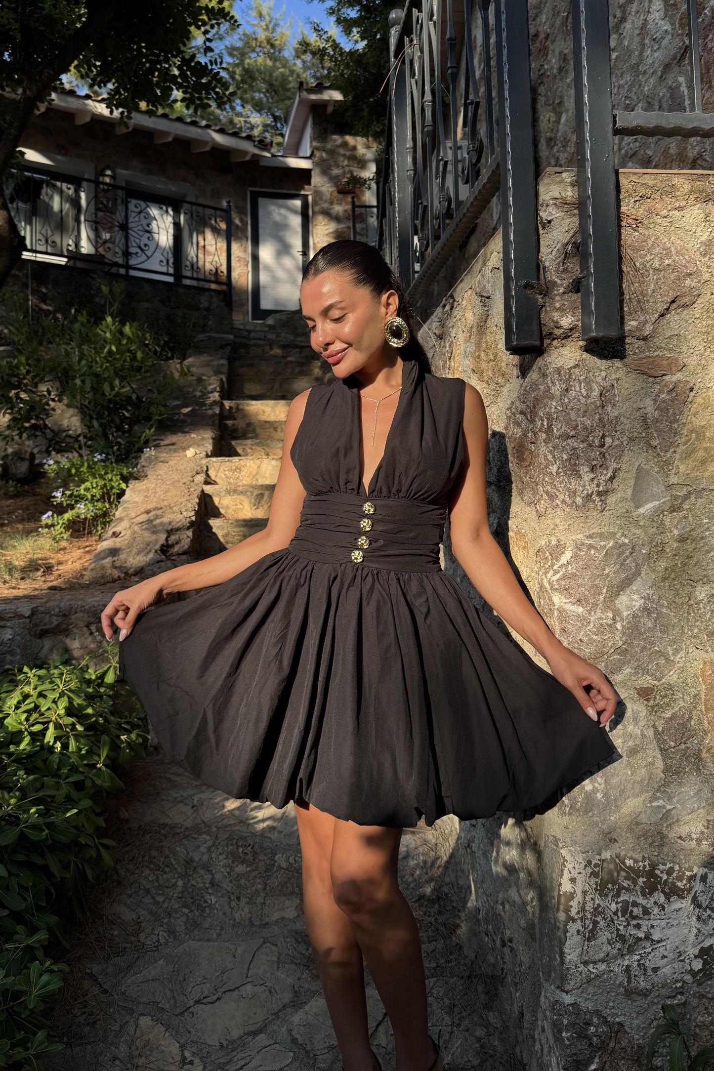 Mirelda Siyah Gold Düğmeli Elbise